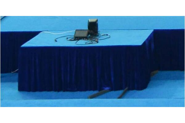 体操边裁台(图1)