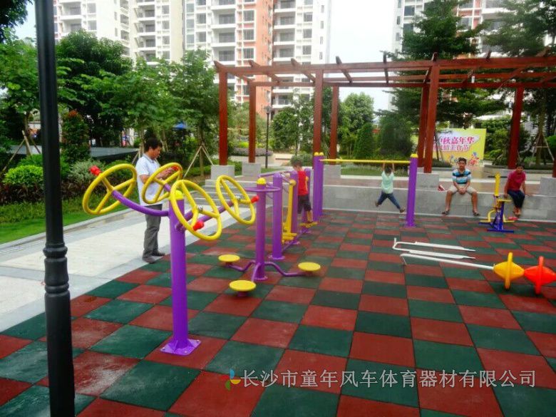 抚州金溪县公园健身器材 小区户外健身路径批发 童年风车体育用品公司(图2) 抚州金溪县公园健身器材 小区户外健身路径批发 童年风车体育用品公司(图2)