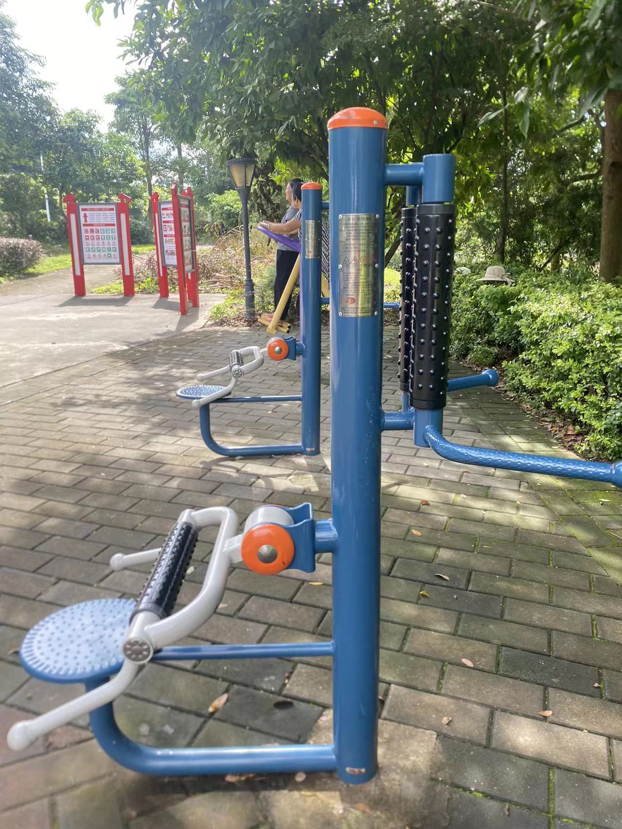 龙塘全民健身广场(图10) 龙塘全民健身广场(图10)