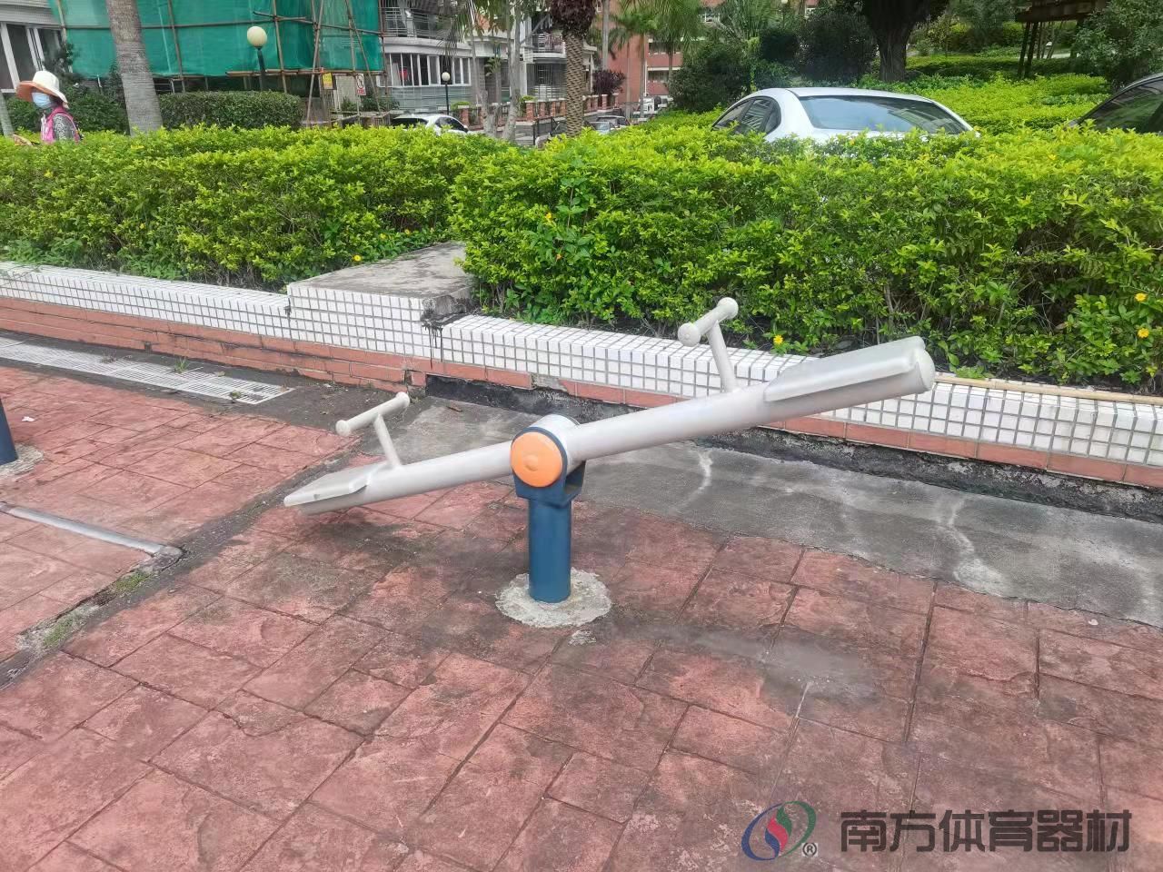 吉柠山庄4栋1单元平台(图12) 吉柠山庄4栋1单元平台(图12)