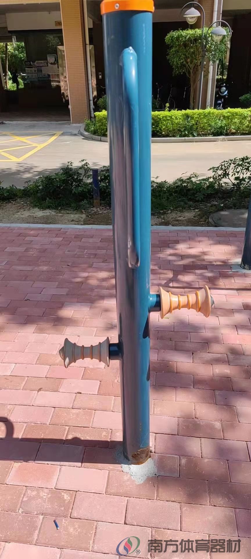 朗晴居中心花坛(图10) 朗晴居中心花坛(图10)