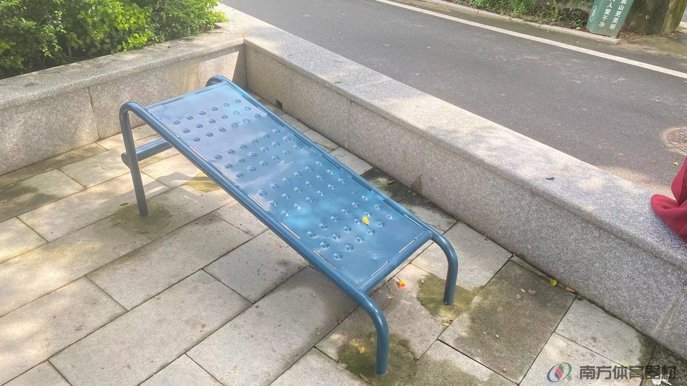 盖山村篮球场旁(图19) 盖山村篮球场旁(图19)